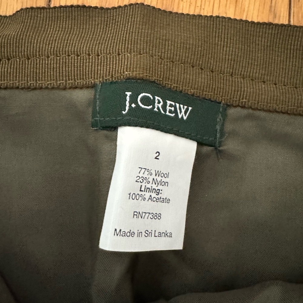 🎉5 items for $15!🎉 J crew olive green wool felted skirt - Picture 4 of 4